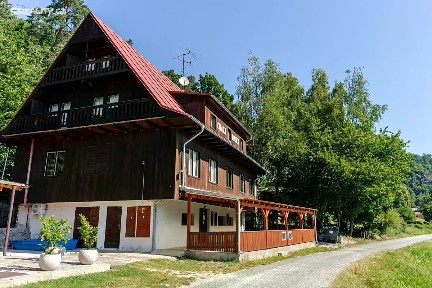 Prodej chaty 650 m², pozemek 200 m² Bítov