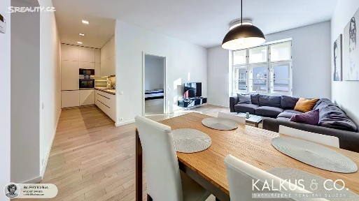 Pronájem bytu 3+kk 85 m² Ulrichovo náměstí, Hradec Králové