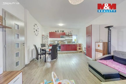 Prodej bytu 3+kk 65 m² Dlouhá, Chrást