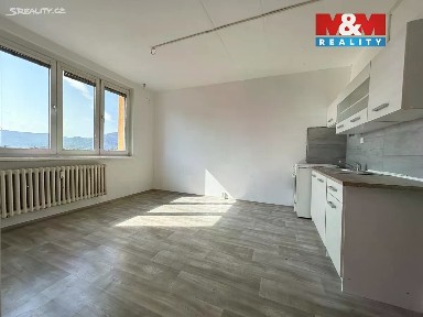 Pronájem bytu 1+1 25 m² 17. listopadu, Klášterec nad Ohří - Miřetice u Klášterce nad Ohří