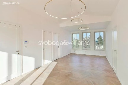 Pronájem bytu 4+1 132 m² Pětidomí, Praha - Bubeneč
