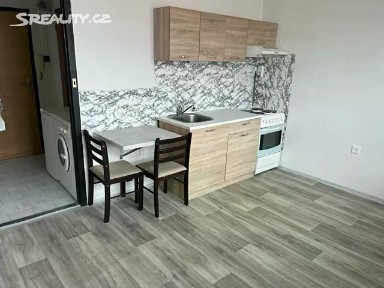 Pronájem bytu 1+kk 20 m² Dobiášova, Liberec - Liberec VI-Rochlice