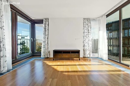 Pronájem bytu 2+kk 67 m² Ke Kapslovně, Praha - Žižkov