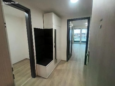Pronájem bytu 1+kk 32 m² Poděbradská, Praha - Hloubětín