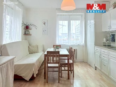 Pronájem bytu 2+1 65 m² Sladkovského, Pardubice - Zelené Předměstí