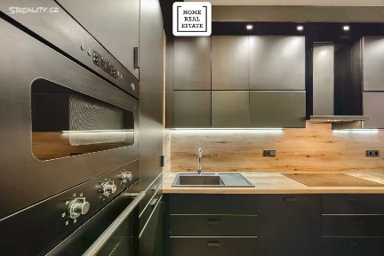 Prodej bytu 3+kk 97 m² Zvěřinova, Praha - Strašnice