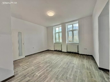 Pronájem bytu 2+1 60 m² Hviezdoslavova, Opava - Předměstí