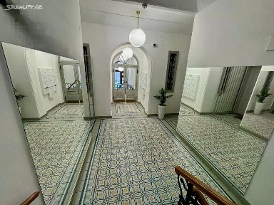 Prodej bytu 2+kk 48 m² Laubova, Praha - Vinohrady