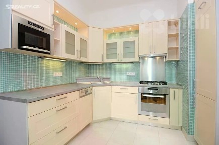 Prodej bytu 2+kk 65 m² Na Maninách, Praha - Holešovice