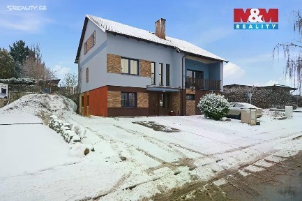 Prodej rodinného domu 302 m², pozemek 772 m²