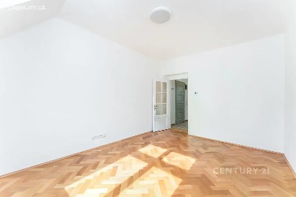 Prodej bytu 2+1 67 m² Velvarská, Praha - Dejvice