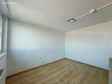 Pronájem bytu 1+kk 23 m² Děčínská, Praha - Střížkov