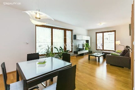 Pronájem bytu 2+kk 65 m² Magistrů, Praha - Michle