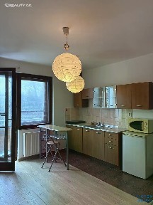 Pronájem bytu 1+kk 25 m² Švehlova, Praha - Hostivař