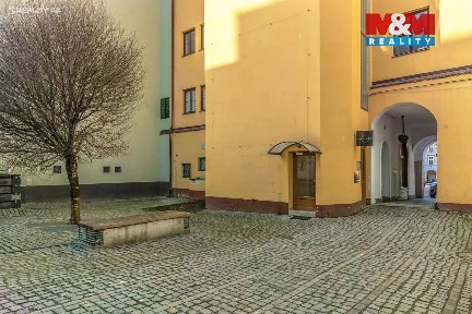 Pronájem obchodního prostoru 100 m² nám. Dr. E. Beneše, Liberec - Liberec IV-Perštýn