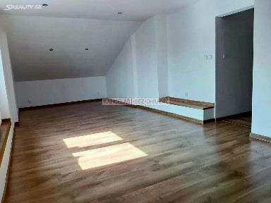 Pronájem bytu 2+kk 60 m² 1. máje, Třinec - Staré Město