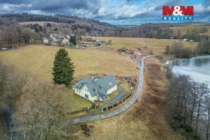Prodej rodinného domu 357 m², pozemek 12951 m²