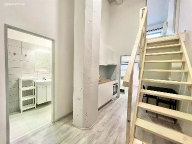 Pronájem bytu 2+1 41 m² Hybešova, Brno - Staré Brno