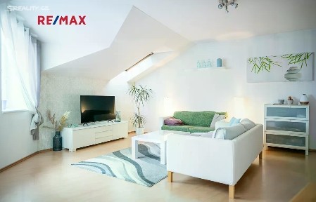 Prodej bytu 2+kk 68 m² Za Škodovkou, Hradec Králové - Kukleny