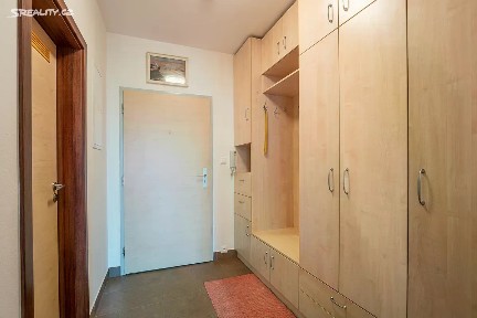 Praha, Praha 8, Dolní Chabry, U váhy, 6