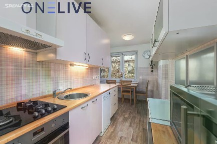 Prodej bytu 3+1 63 m² Chválenická, Plzeň - Koterov