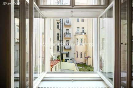 Prodej bytu 3+1 109 m² Platnéřská, Praha - Staré Město