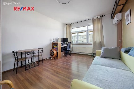 Prodej bytu 2+kk 42 m² Sedlčanská, Praha - Michle