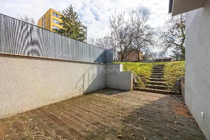 Praha, Praha 4, Lhotka, K Novému dvoru, 30