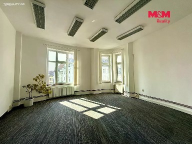 Pronájem kanceláře 275 m²