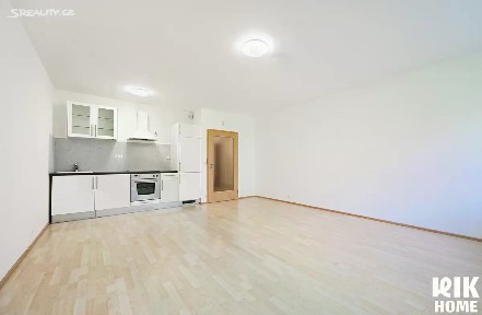 Prodej bytu 1+kk 39 m² Trmická, Praha - Prosek