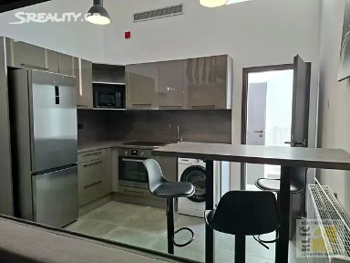 Pronájem bytu 1+kk 27 m² nám. 3. května, Otrokovice