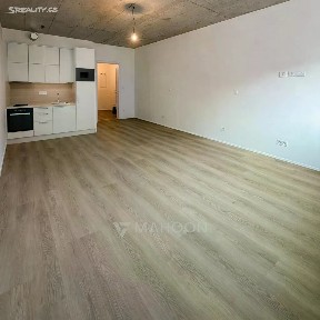 Pronájem bytu 1+kk 37 m² Českobrodská, Praha - Hrdlořezy