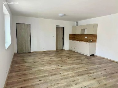 Pronájem bytu 2+kk 54 m² Nemošická, Pardubice - Zelené Předměstí