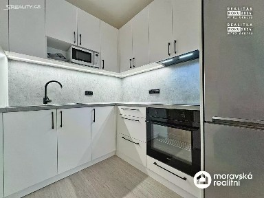 Pronájem bytu 2+kk 38 m² Školní, Neslovice