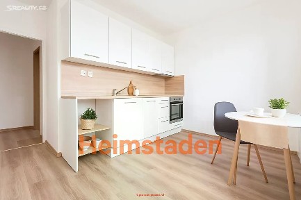 Pronájem bytu 2+1 49 m² Žákovská, Havířov - Město