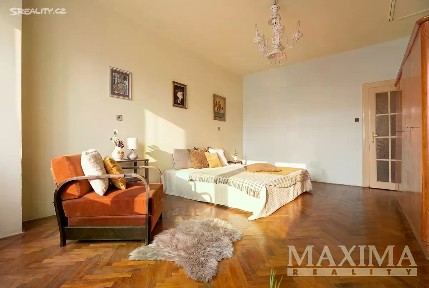 Praha, Praha 7, Holešovice, U smaltovny, 32