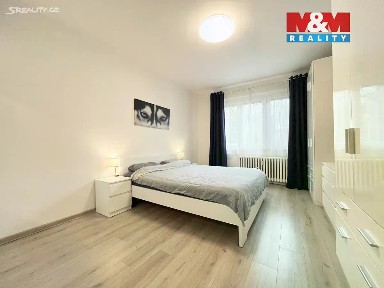 Pronájem bytu 3+1 73 m² Sečská, Praha - Strašnice