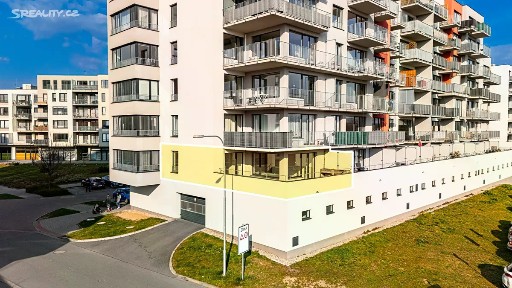 Pronájem bytu 3+kk 117 m² Pod Vinicí, Pardubice - Zelené Předměstí