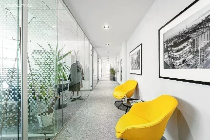 Pronájem kanceláře 322 m² U Uranie, Praha - Holešovice