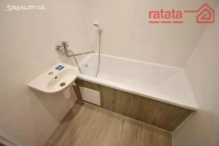 Pronájem bytu 2+1 56 m² Chomutovská, Kadaň