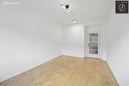 Pronájem bytu 3+1 71 m² Vrchlického, Praha - Košíře