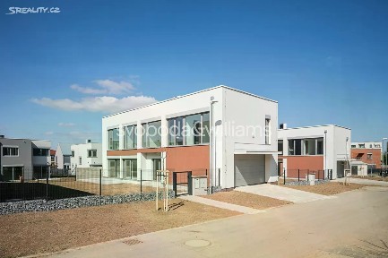Prodej rodinného domu 225 m², pozemek 393 m²