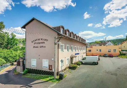 Pronájem bytu 1+kk 19 m² Studentská, Karlovy Vary - Doubí