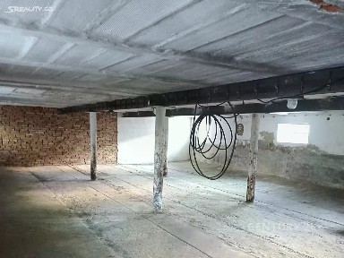 Pronájem skladového prostoru 255 m²