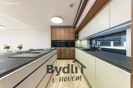Prodej rodinného domu 192 m², pozemek 959 m² Kloboučky, Zastávka