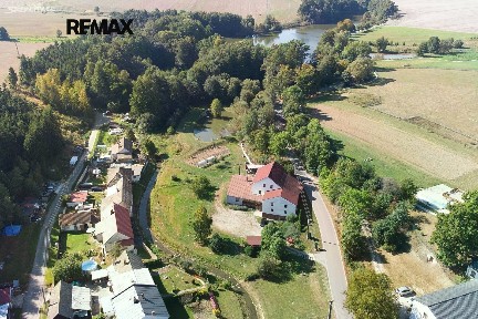 Prodej rodinného domu 770 m², pozemek 9150 m²