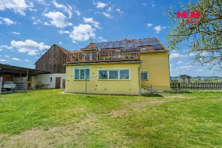 Prodej rodinného domu 197 m², pozemek 1100 m² Horní Kozolupy