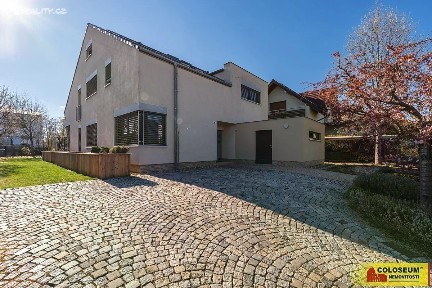Prodej rodinného domu 287 m², pozemek 800 m² Bílovice nad Svitavou