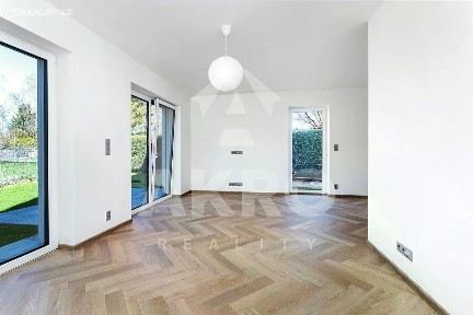 Prodej bytu 4+kk 158 m² Holekova, Praha - Klánovice