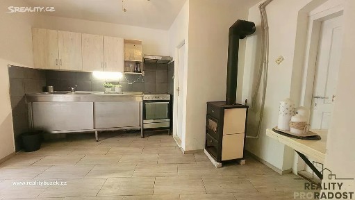 Prodej rodinného domu 110 m², pozemek 1653 m² Cholina